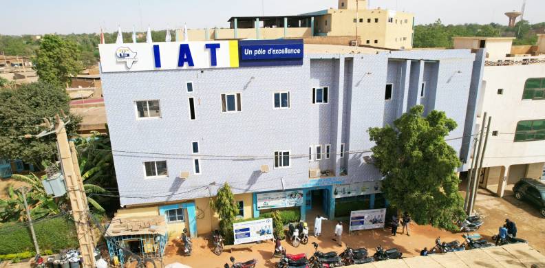 IAT NIGER : Soutenances en ligne de la 2ᵉ vague des Masters Recherche de l’Université de Douala délocalisés à l’IAT : Promesse tenue.