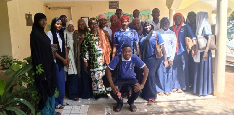 Journée Nationale de la Femme Nigérienne : la CONGAFEN organise une opération de don de sang au CNTS en présence de la Ministre de la Population